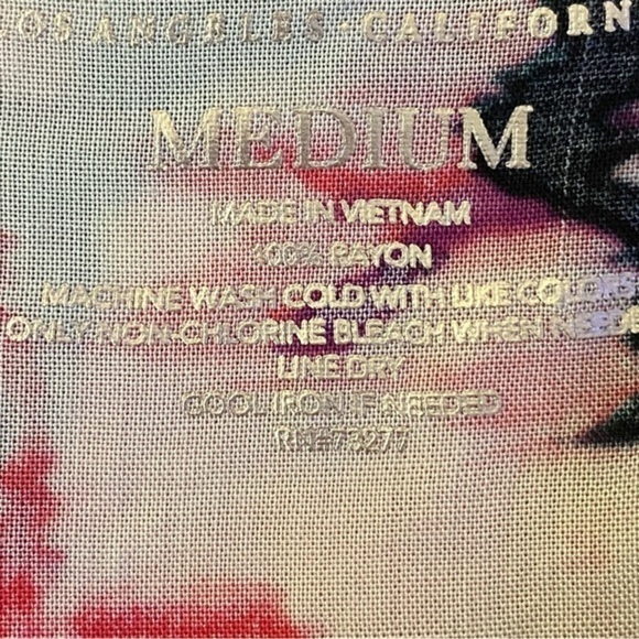 JUICY COUTURE oversized, abstract floral, cold shoulder blouse. Size Medium. EUC - Picture 8 of 9